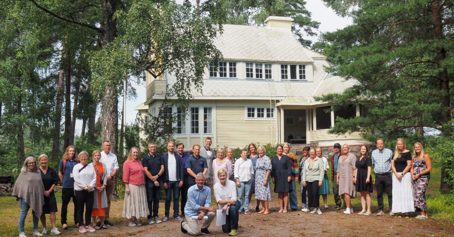 Sivistystoimen hallinto, Villa Frosterus